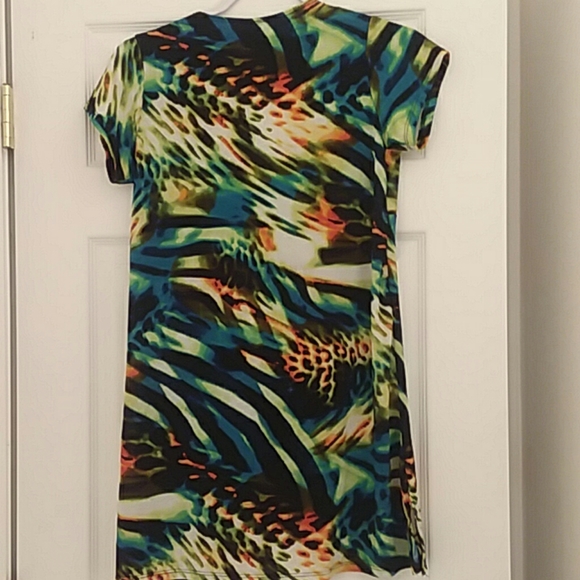 Beach Belle V-neck top - Picture 2 of 6